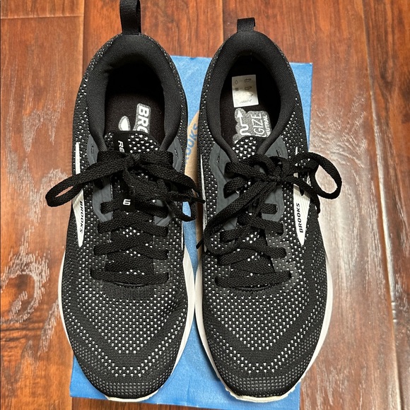 Brooks Revel 6 Energizer Black and White Women's trainers - Picture 2 of 7